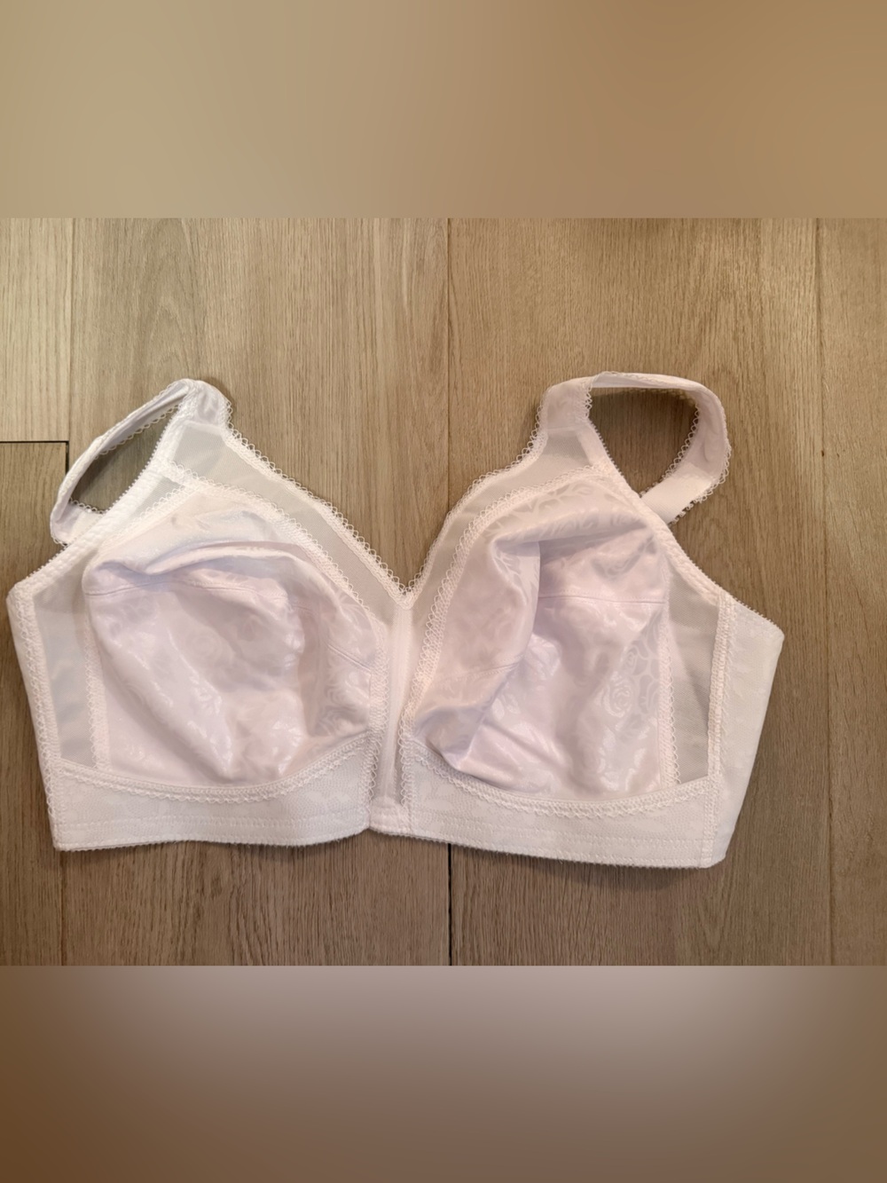 Playtex 18 Hour Ultimate Shoulder Comfort Wireless Bra 40 D NEW NWOT 4693